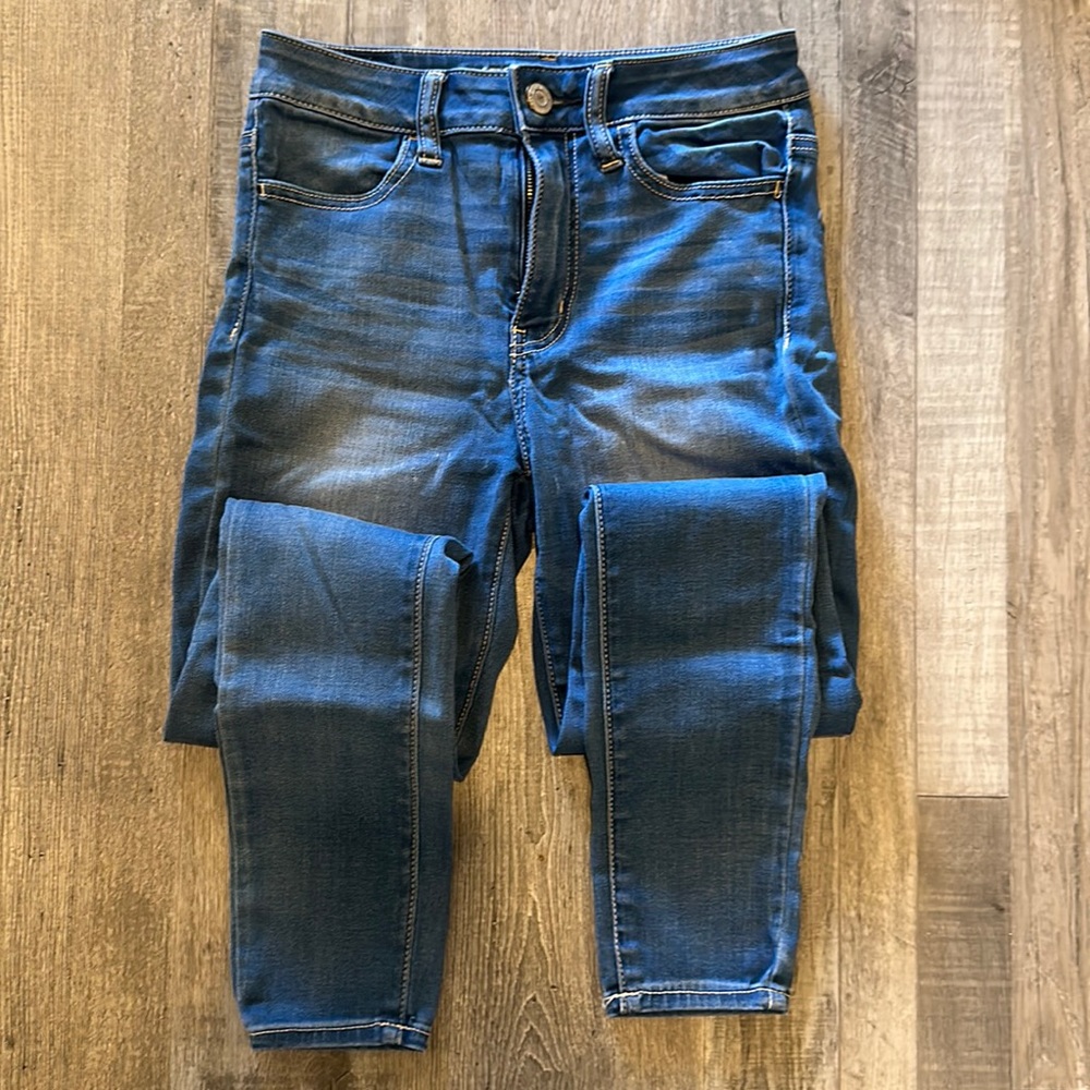 American eagle high waisted skinny jeans, very stretchy